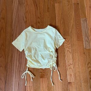 Women tie crop top